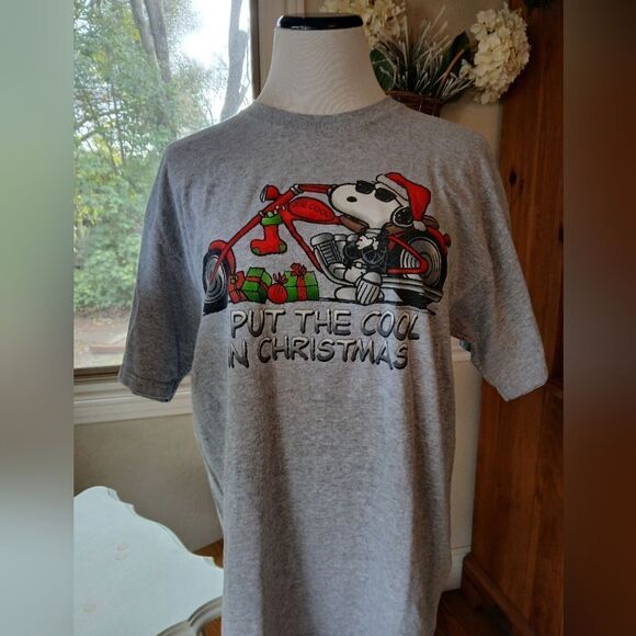 Vintage Snoopy Christmas T-Shirt " I put the Cool in Christmas " SIZE L - Picture 7 of 8